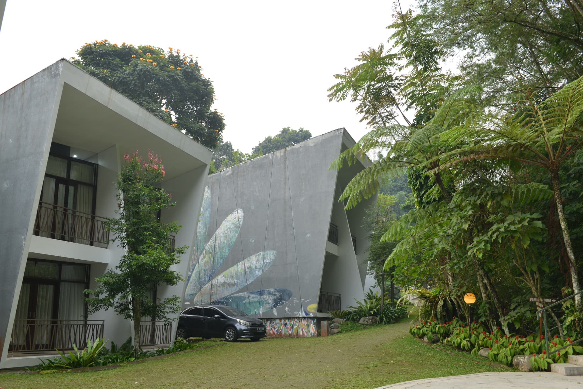Lawangwangi gallery 2-2