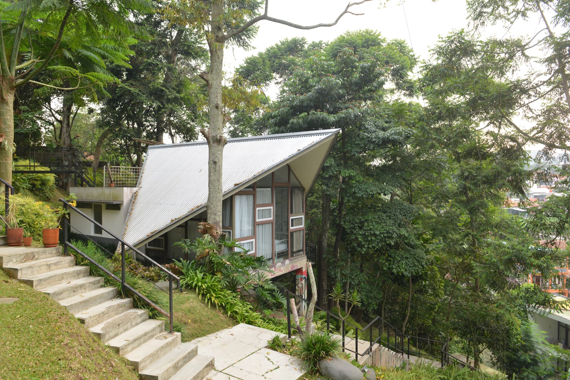 Lawangwangi gallery 1-3